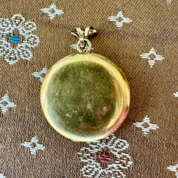 Vintage Gold Floral Locket - Picture 4 of 5